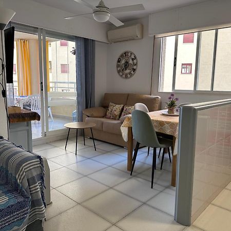 Apartment On The Beach With Parking And Pool Калпе Екстериор снимка