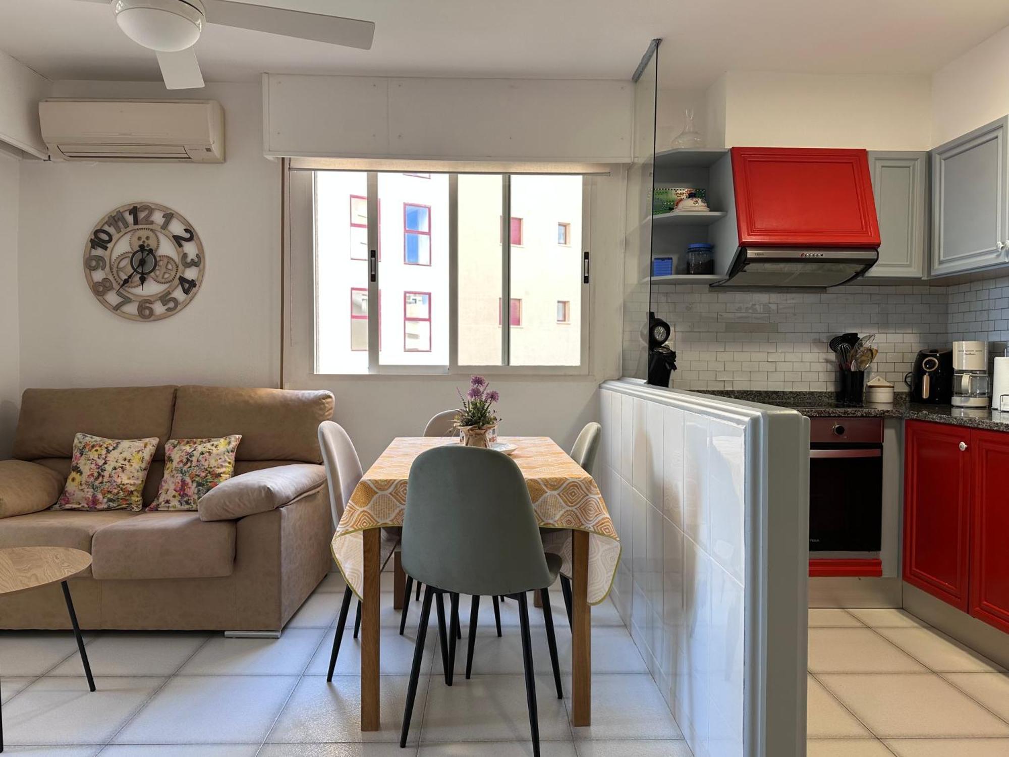 Apartment On The Beach With Parking And Pool Калпе Екстериор снимка
