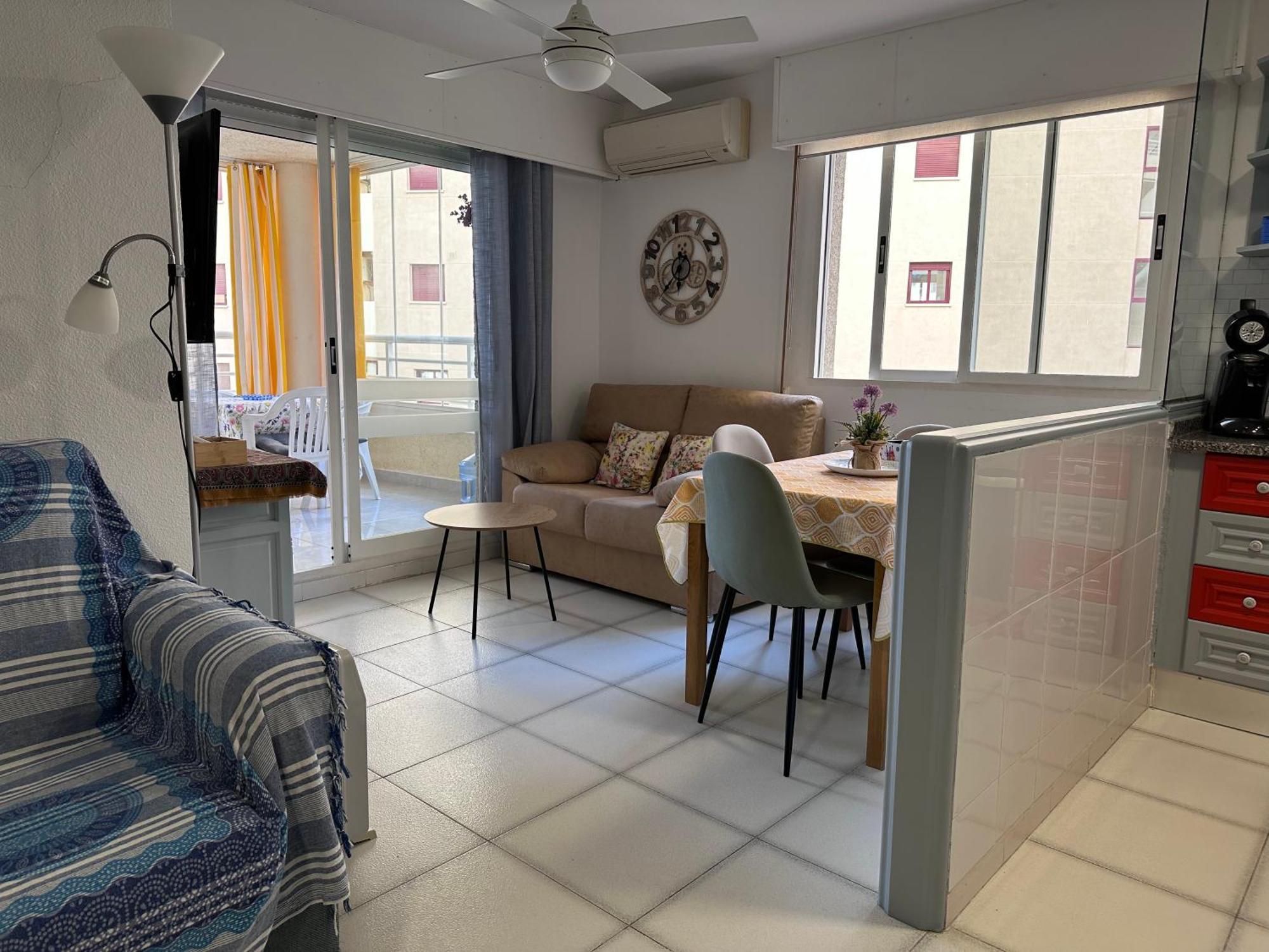 Apartment On The Beach With Parking And Pool Калпе Екстериор снимка